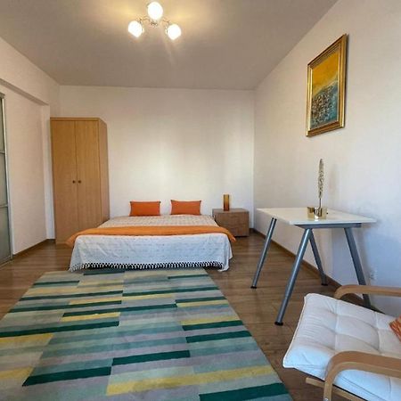 Studio Old Town City Center Calea Victoriei Букурещ Екстериор снимка